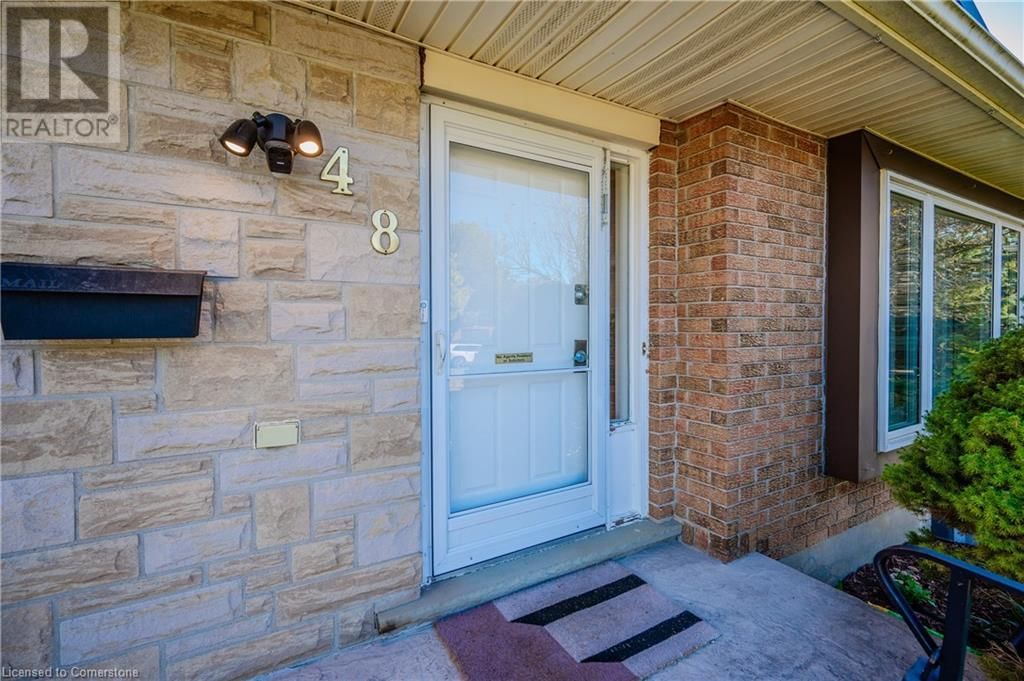 48 SUMMERHILL Crescent Image 3