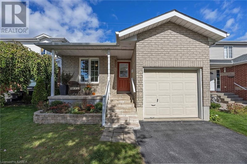 802 PEACHWOOD Street  Kingston, K7M3G6 | Image 2