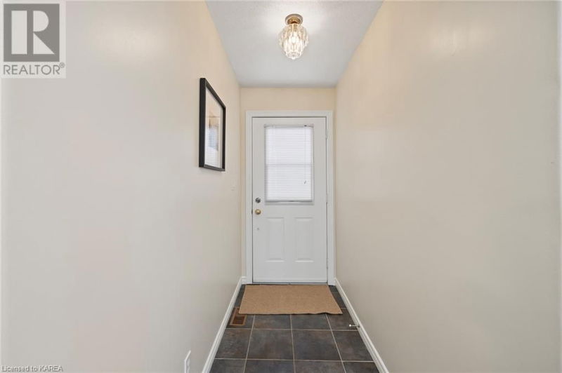 802 PEACHWOOD Street  Kingston, K7M3G6 | Image 5