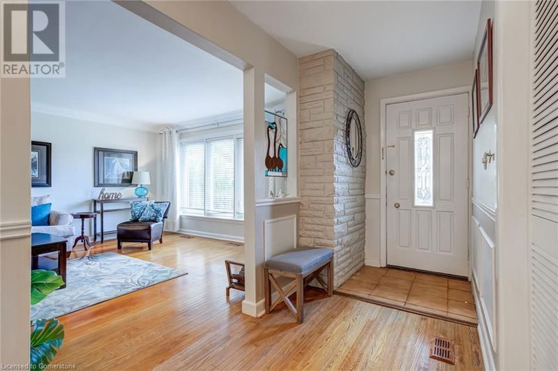 597 VANDERBURGH Drive  Burlington, L7T3W3 | Image 3