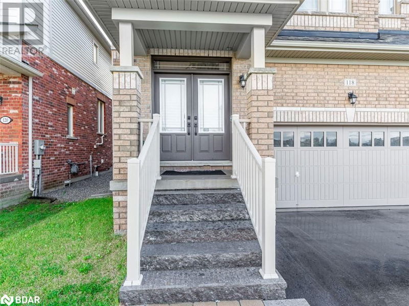 118 LORNE THOMAS Place  New Tecumseth, L9R0V8 | Image 2