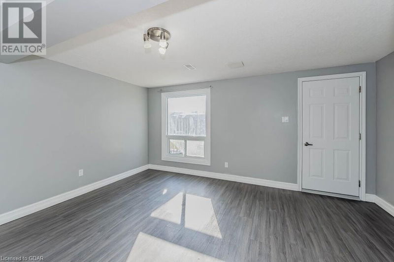 700 PAISLEY Road  Guelph, N1K1A3 | Image 21