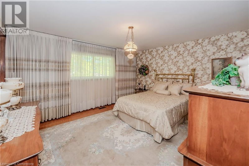 102 INDIAN Road  Kitchener, N2B2S5 | Image 21