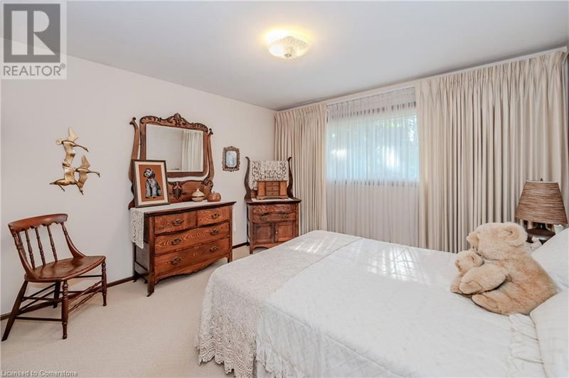 102 INDIAN Road  Kitchener, N2B2S5 | Image 24