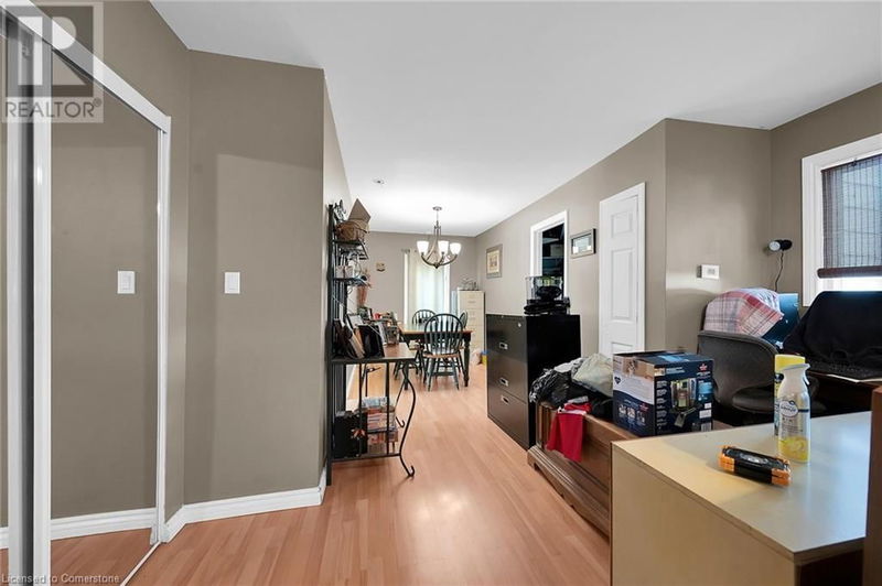 942 UPPER GAGE Avenue  Hamilton, L8V4K9 | Image 11