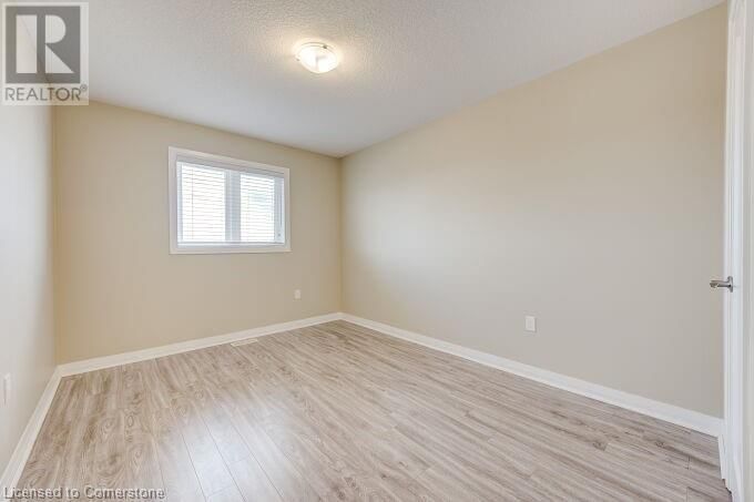 114 LAGUNA VILLAGE Crescent  Hamilton, L5B4B1 | Image 25