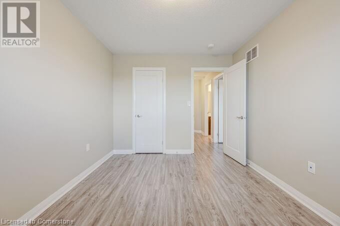 114 LAGUNA VILLAGE Crescent  Hamilton, L5B4B1 | Image 27