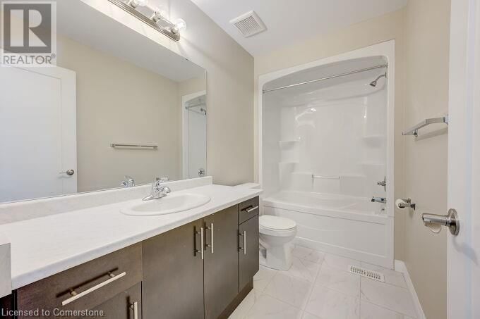 114 LAGUNA VILLAGE Crescent  Hamilton, L5B4B1 | Image 30