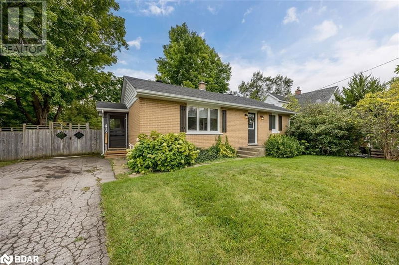 417 BLAKE Street  Barrie, L4M1L1 | Image 1