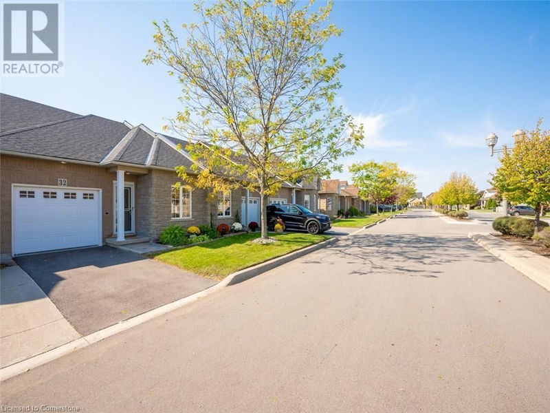 32 ABBOTSFORD Trail  Hamilton, L9B2X8 | Image 2