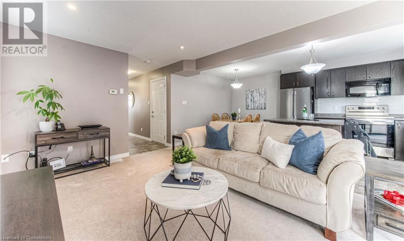 15 CAPTAIN MCCALLUM Drive  New Hamburg, N3A0B6 | Image 13