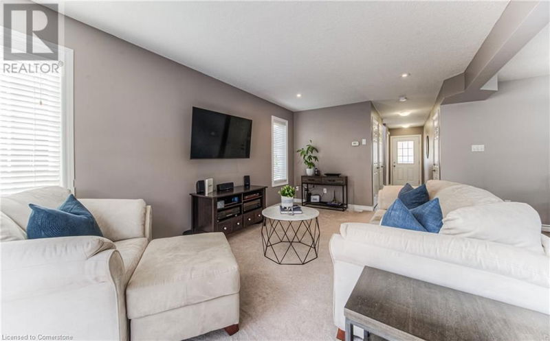 15 CAPTAIN MCCALLUM Drive  New Hamburg, N3A0B6 | Image 14