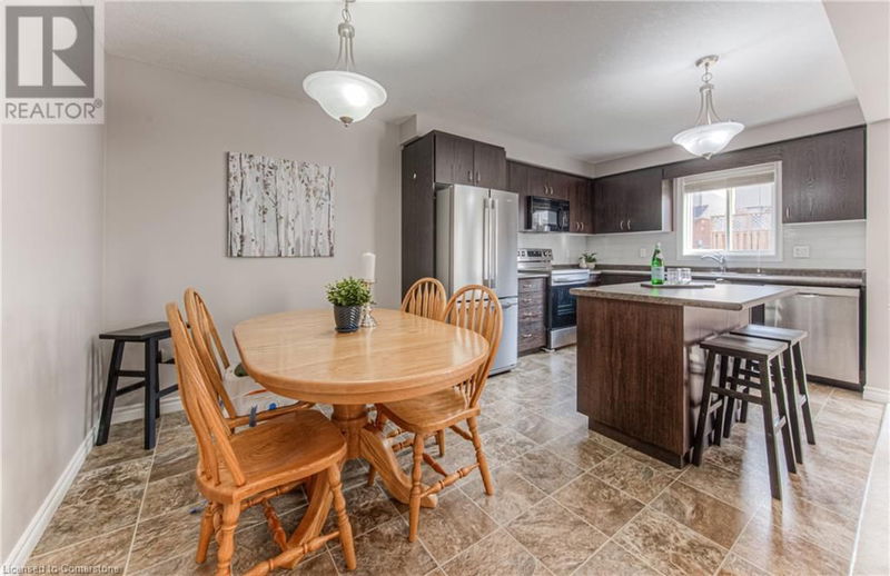 15 CAPTAIN MCCALLUM Drive  New Hamburg, N3A0B6 | Image 18