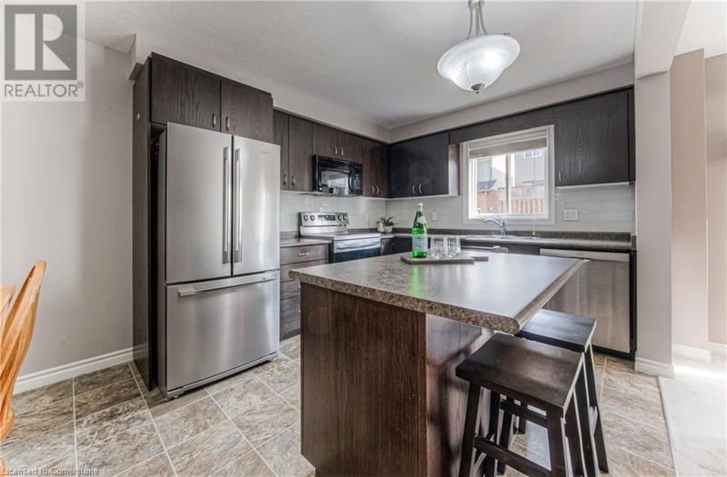 15 CAPTAIN MCCALLUM Drive  New Hamburg, N3A0B6 | Image 20