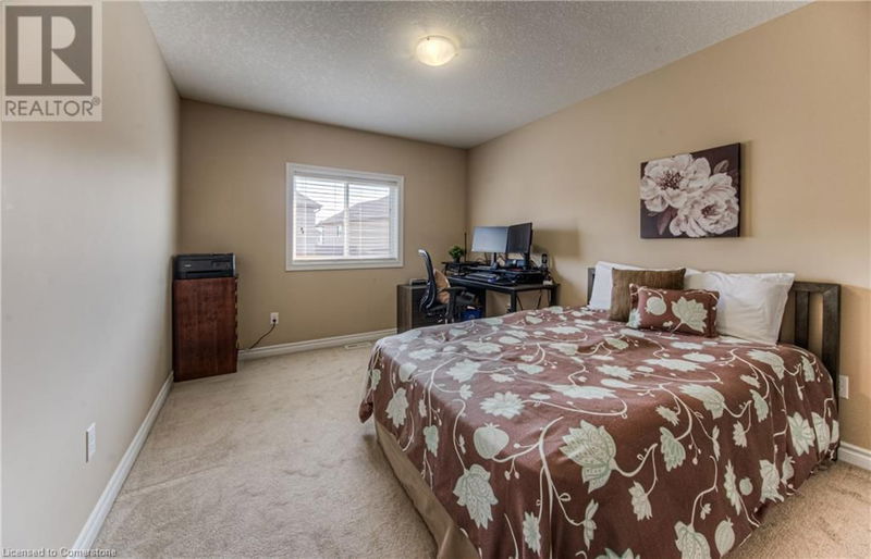 15 CAPTAIN MCCALLUM Drive  New Hamburg, N3A0B6 | Image 28