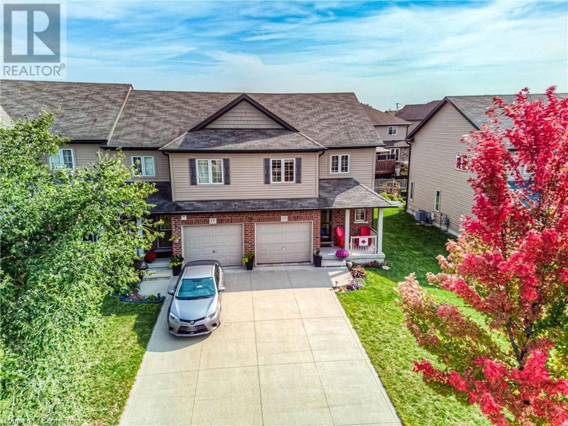 15 CAPTAIN MCCALLUM Drive  New Hamburg, N3A0B6 | Image 3