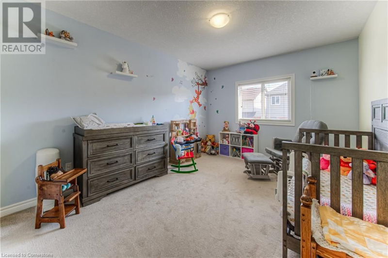 15 CAPTAIN MCCALLUM Drive  New Hamburg, N3A0B6 | Image 30