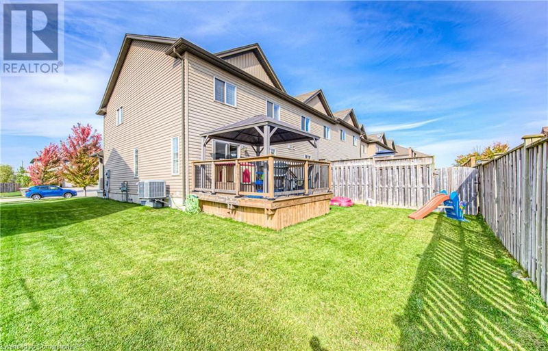 15 CAPTAIN MCCALLUM Drive  New Hamburg, N3A0B6 | Image 5