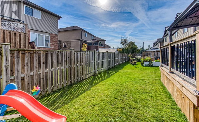 15 CAPTAIN MCCALLUM Drive  New Hamburg, N3A0B6 | Image 7