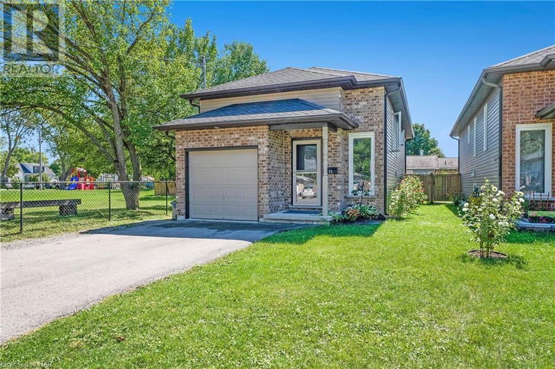 23 HATTER Avenue  Welland, L3C3P2 | Image 1