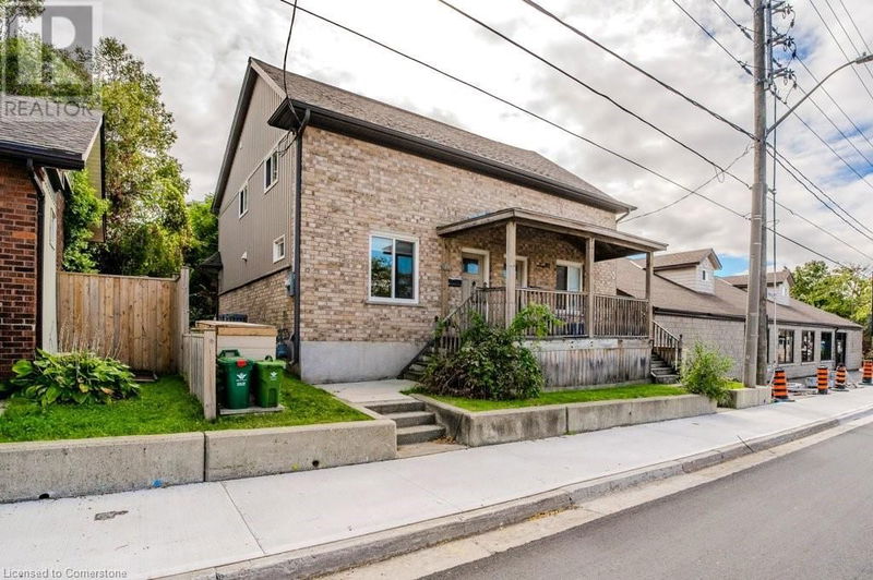 331 VICTORIA ST N Street  Kitchener, N2H5E1 | Image 1