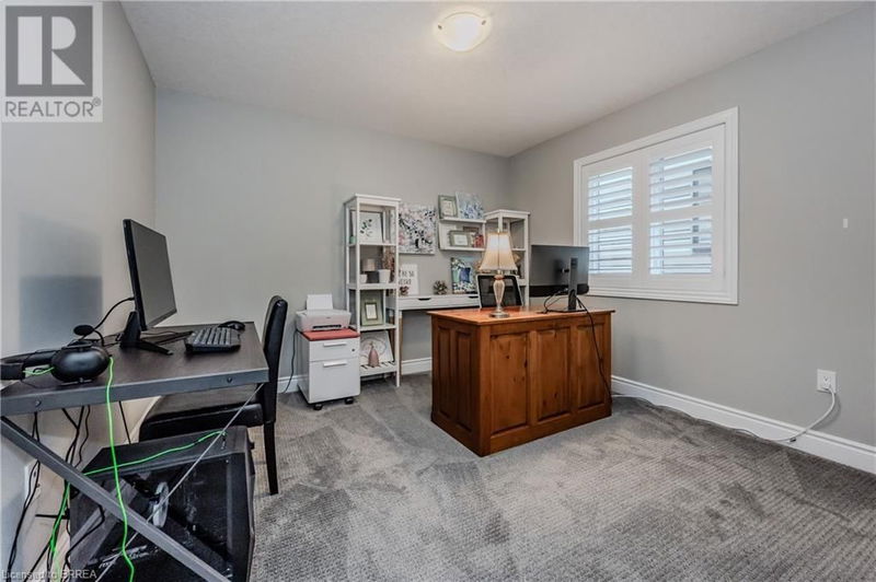 842 ROBERT FERRIE Drive  Kitchener, N2R0B9 | Image 25