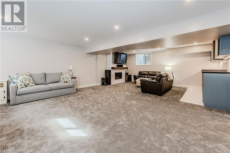 842 ROBERT FERRIE Drive  Kitchener, N2R0B9 | Image 35