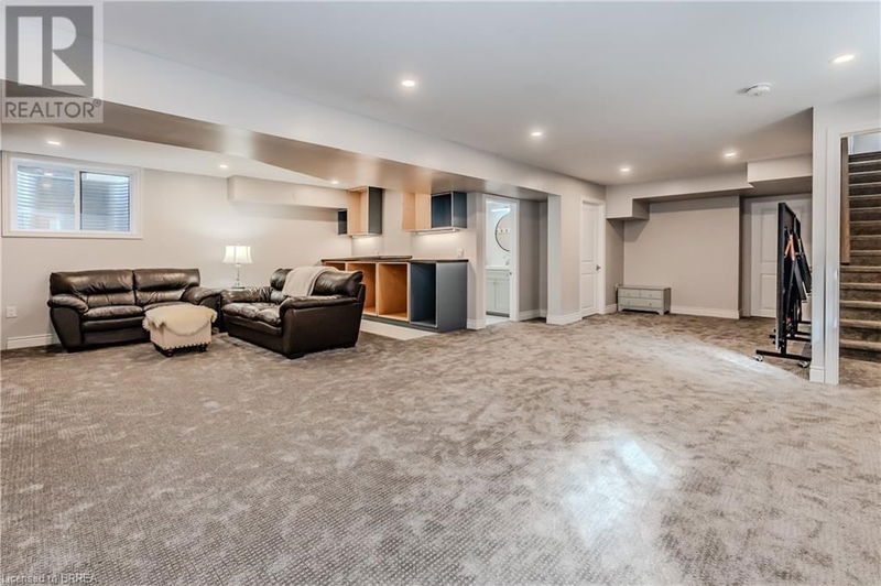 842 ROBERT FERRIE Drive  Kitchener, N2R0B9 | Image 40