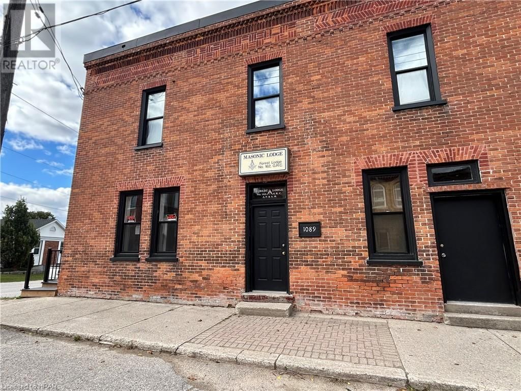 1089 CENTRE Street Image 1