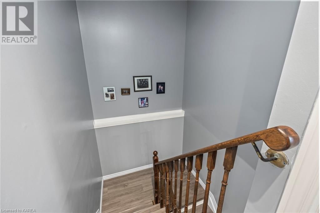 588 WHISTLER Terrace Image 33