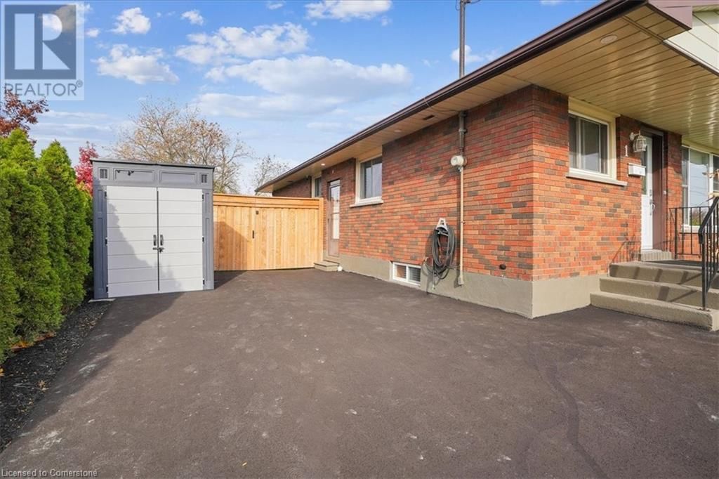 1 RENO Avenue Unit# Basement Image 2