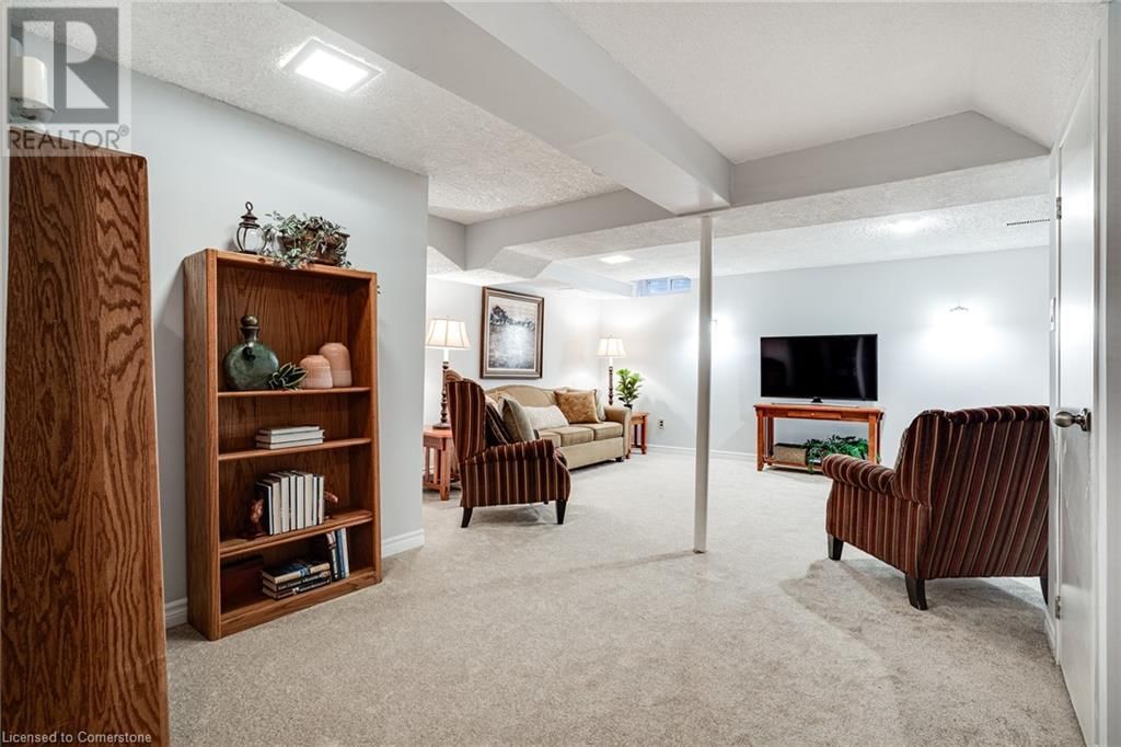 2301 CAVENDISH Drive Unit# 106 Image 33