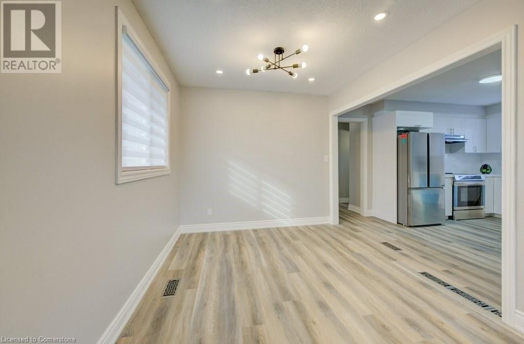 582 CHAMBERLAIN ROAD Image 10