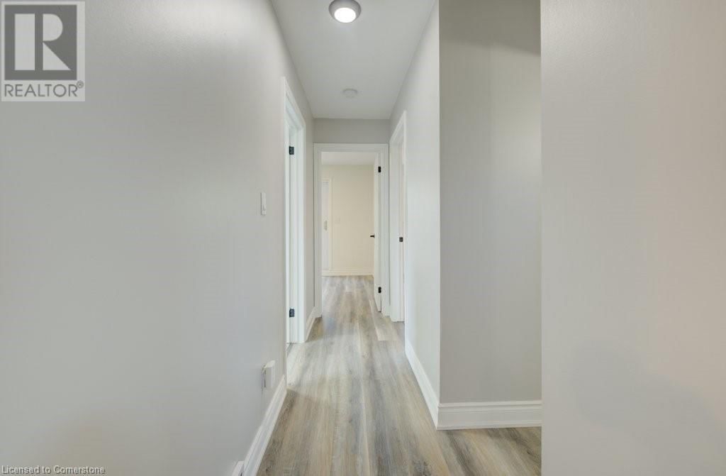 582 CHAMBERLAIN ROAD Image 17