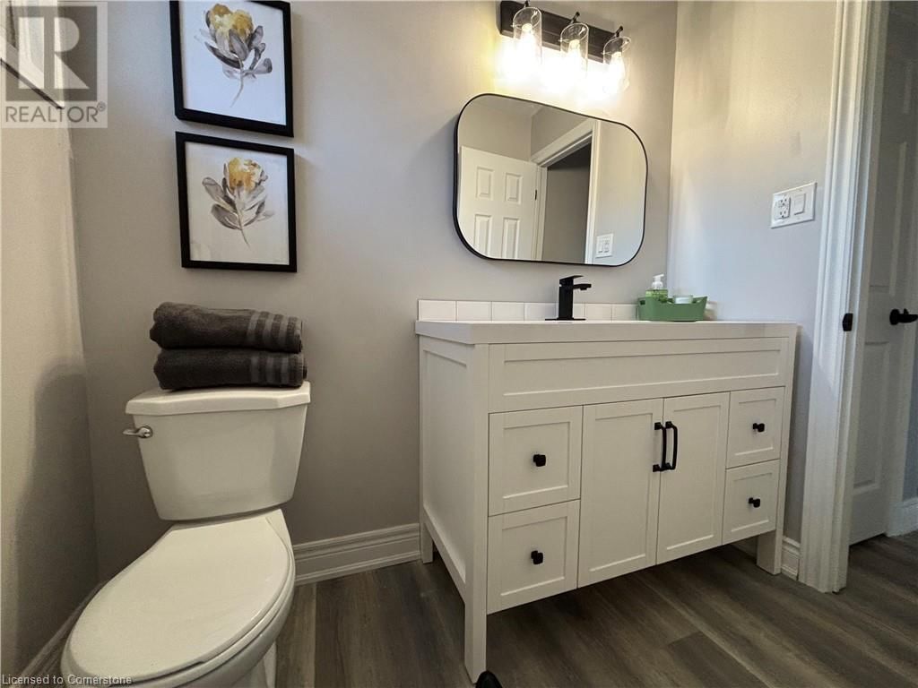 582 CHAMBERLAIN ROAD Image 24