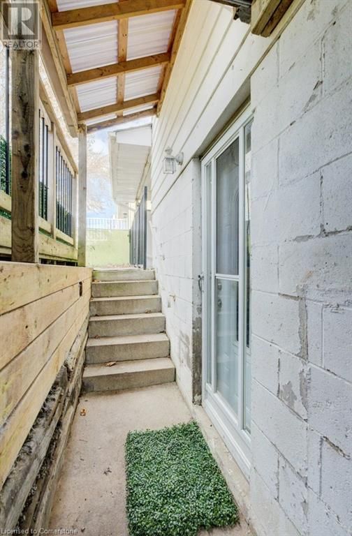 582 CHAMBERLAIN ROAD Image 26