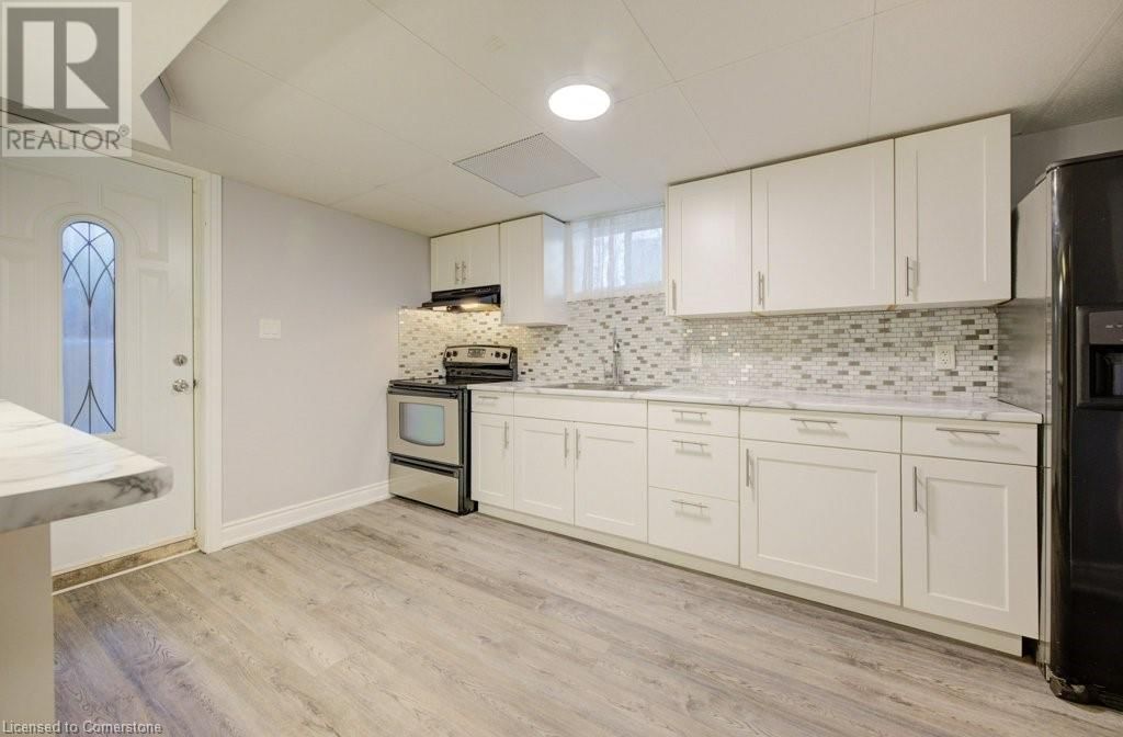582 CHAMBERLAIN ROAD Image 28