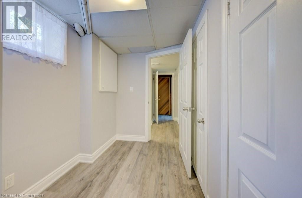 582 CHAMBERLAIN ROAD Image 33