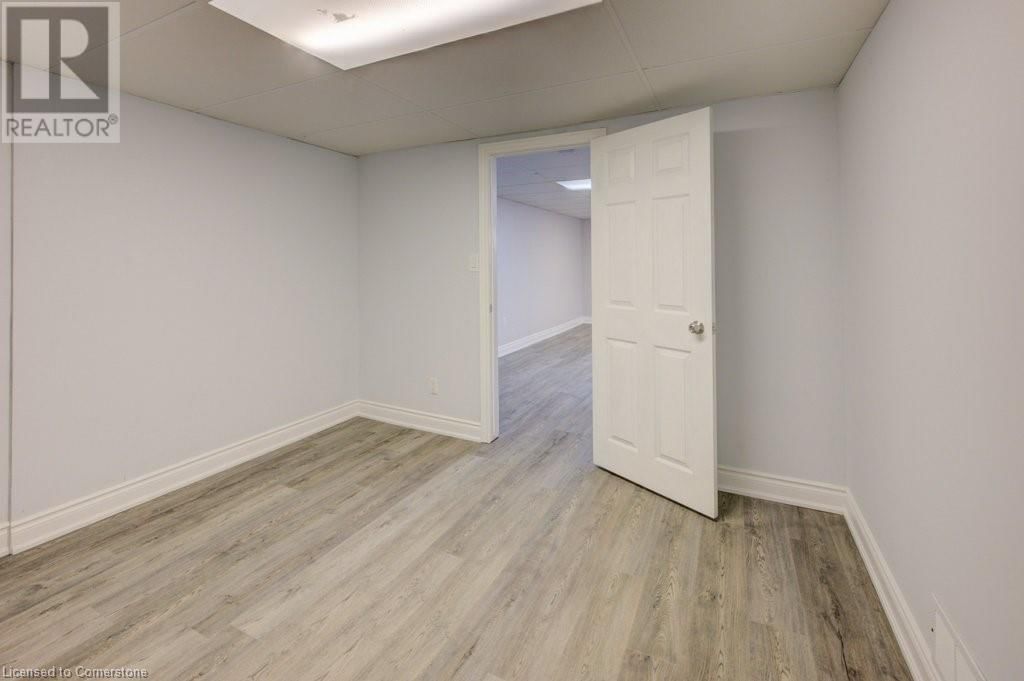 582 CHAMBERLAIN ROAD Image 39