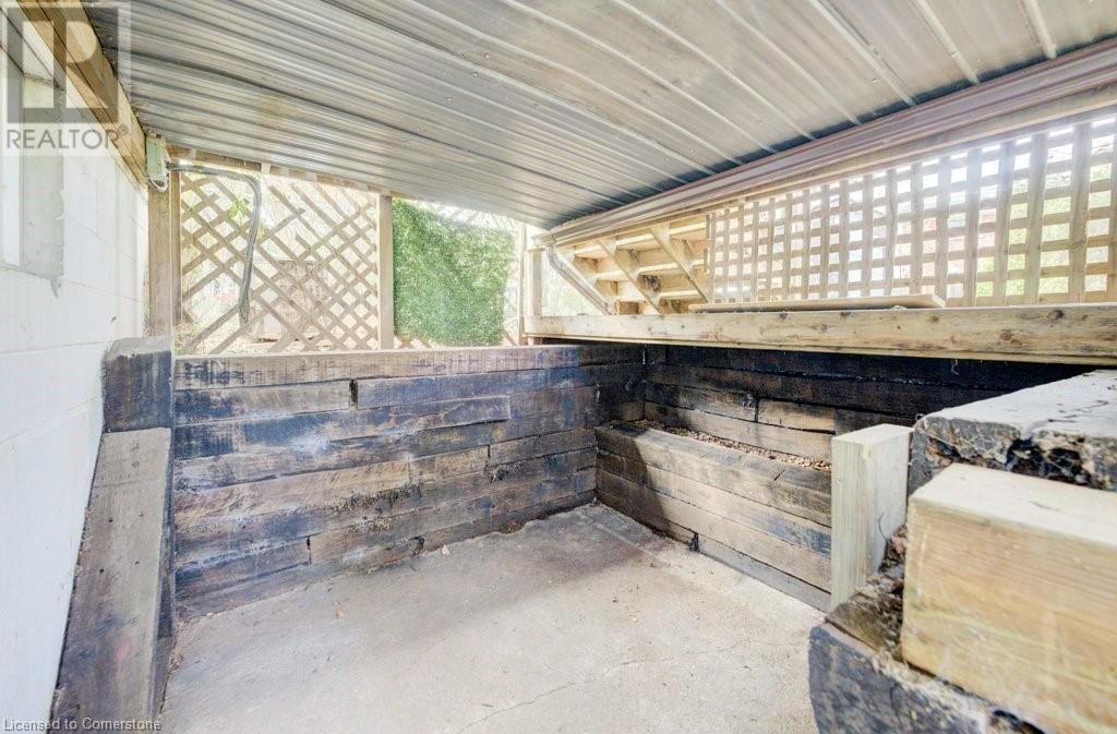 582 CHAMBERLAIN ROAD Image 47