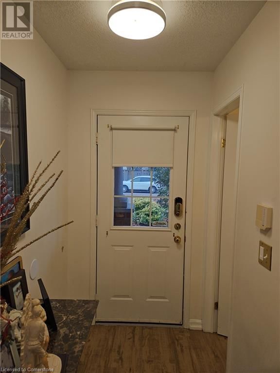 253 PINELAND Place Image 3