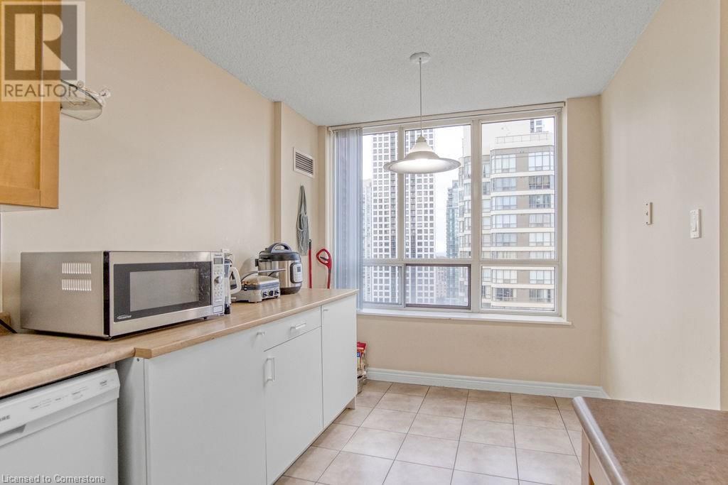 156 ENFIELD Place Unit# 2107 Image 12