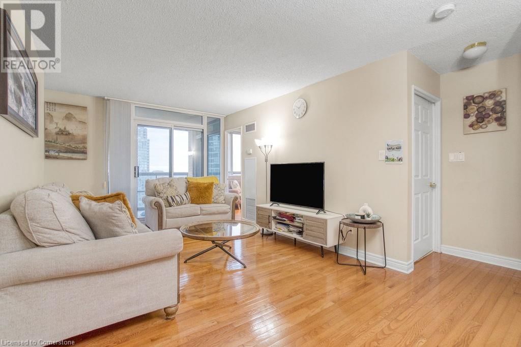 156 ENFIELD Place Unit# 2107 Image 2