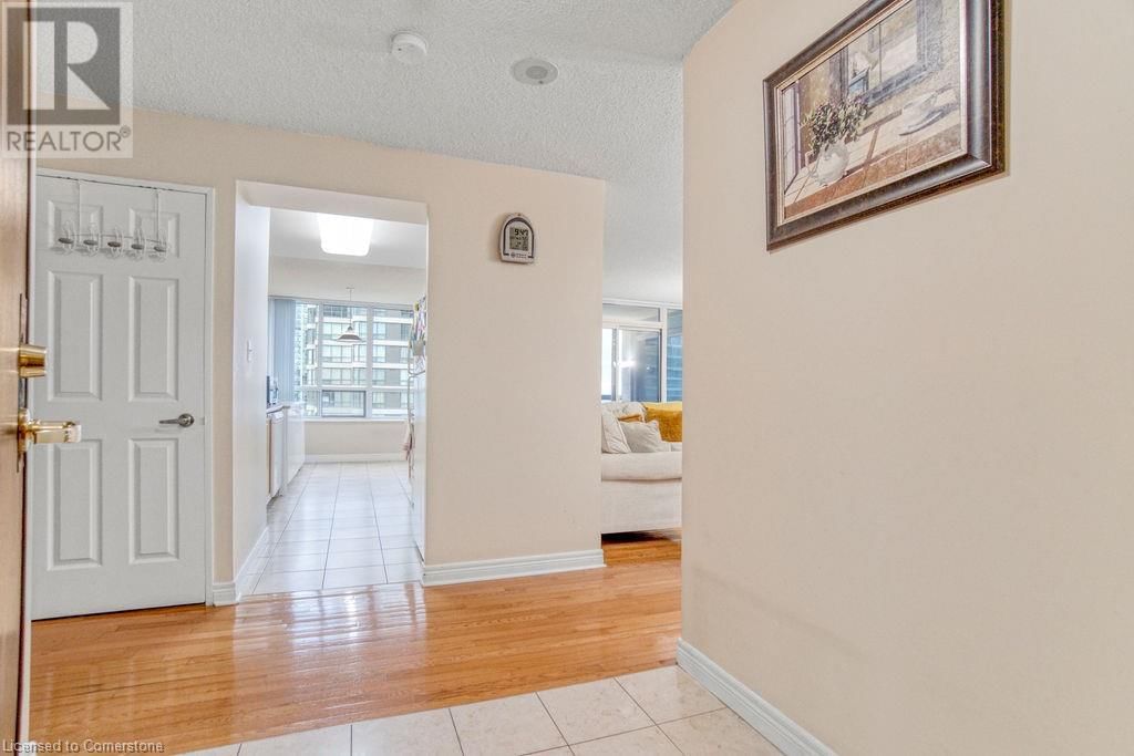 156 ENFIELD Place Unit# 2107 Image 3