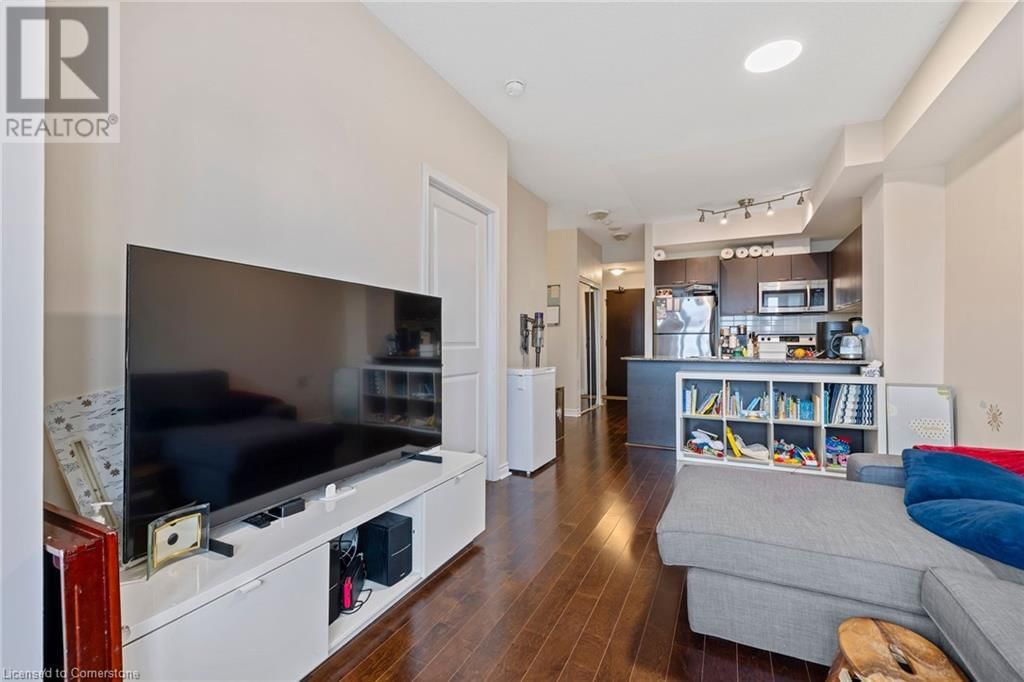 385 PRINCE OF WALES Drive Unit# 1004 Image 11