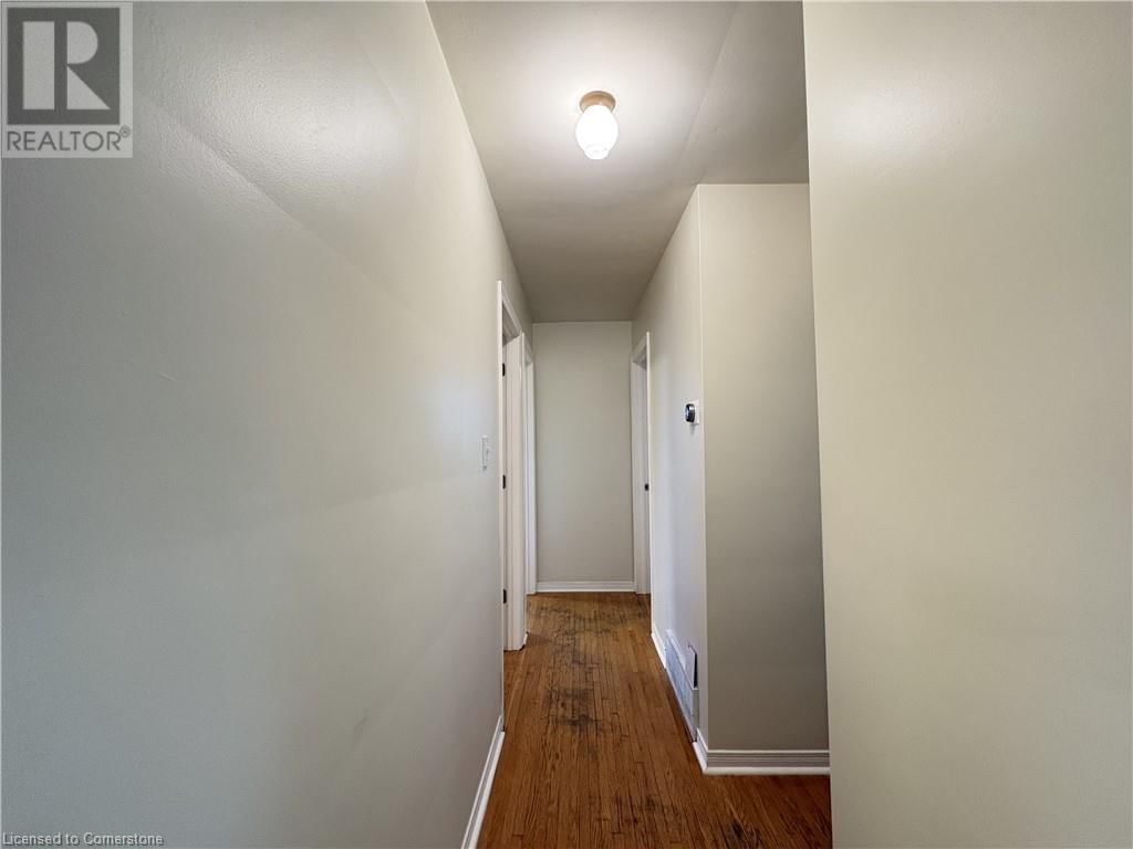 148 OAKLAND Drive Unit# UPPER Image 10