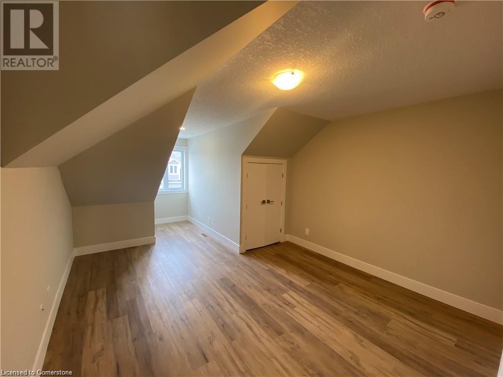 744 NELSON Street W Unit# 28 Image 31