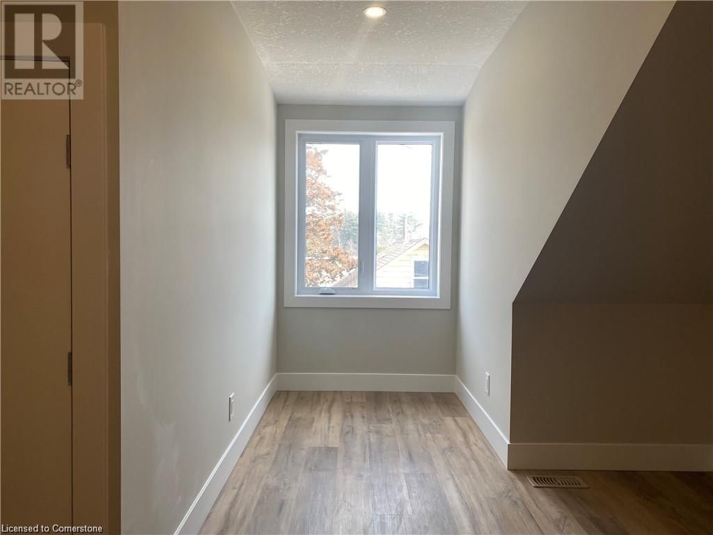 744 NELSON Street W Unit# 28 Image 32