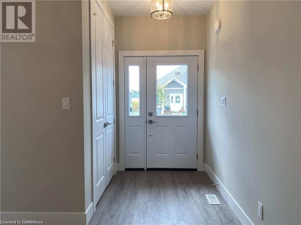 744 NELSON Street W Unit# 28 Image 5