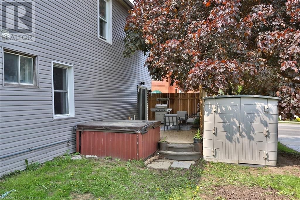 136 HURON Street Image 32